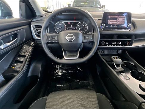 Used 2026 Nissan Rogue SV w/ Cold Weather Package AWD/4WD image 8
