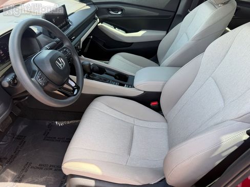 Certified 2025 Honda Accord SE image 17
