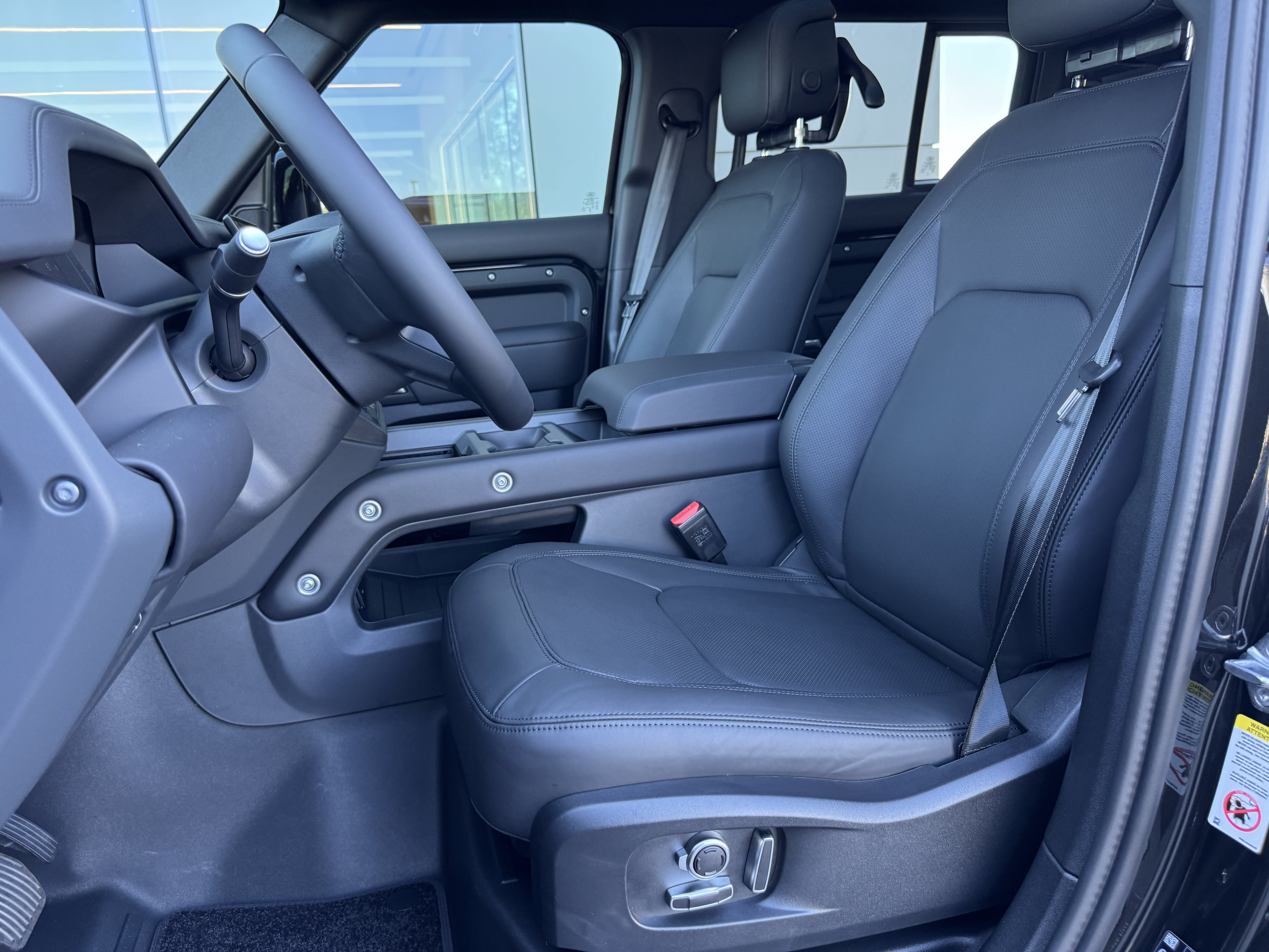 New 2026 Land Rover Defender 130 X-Dynamic SE AWD/4WD image 15