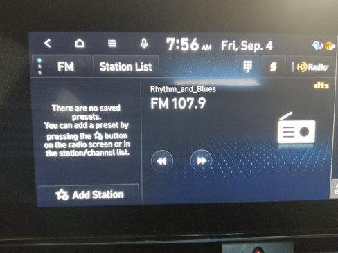 Used 2025 Hyundai Elantra Limited FWD image 25