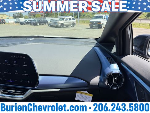 New 2026 Chevrolet Equinox EV LT FWD image 24