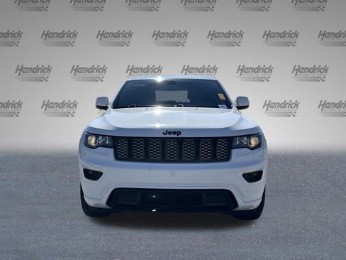 Used 2021 Jeep Grand Cherokee Laredo X image 3