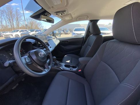 Used 2025 Toyota Corolla LE image 19