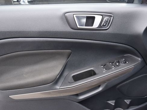 Used 2018 Ford EcoSport SE image 28