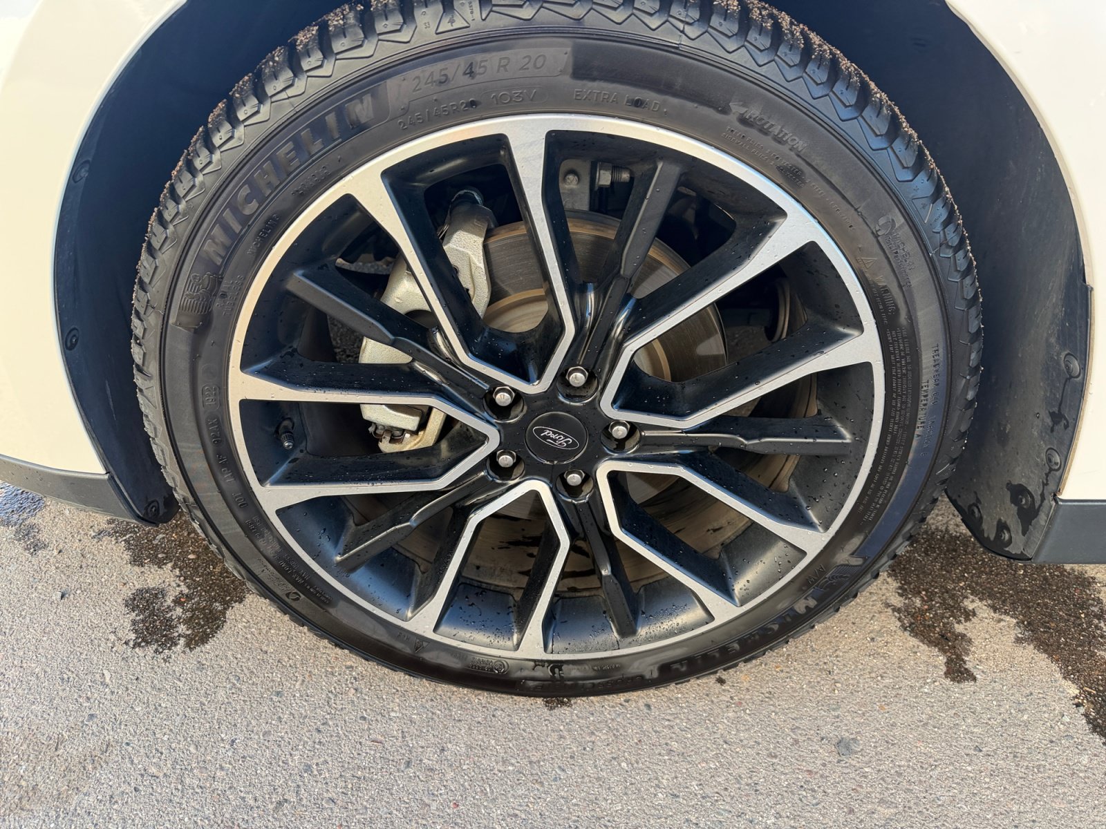 Used 2018 Ford Taurus SEL w/ Equipment Group 201A FWD image 11