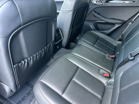 Certified 2023 Porsche Macan S AWD/4WD image 18