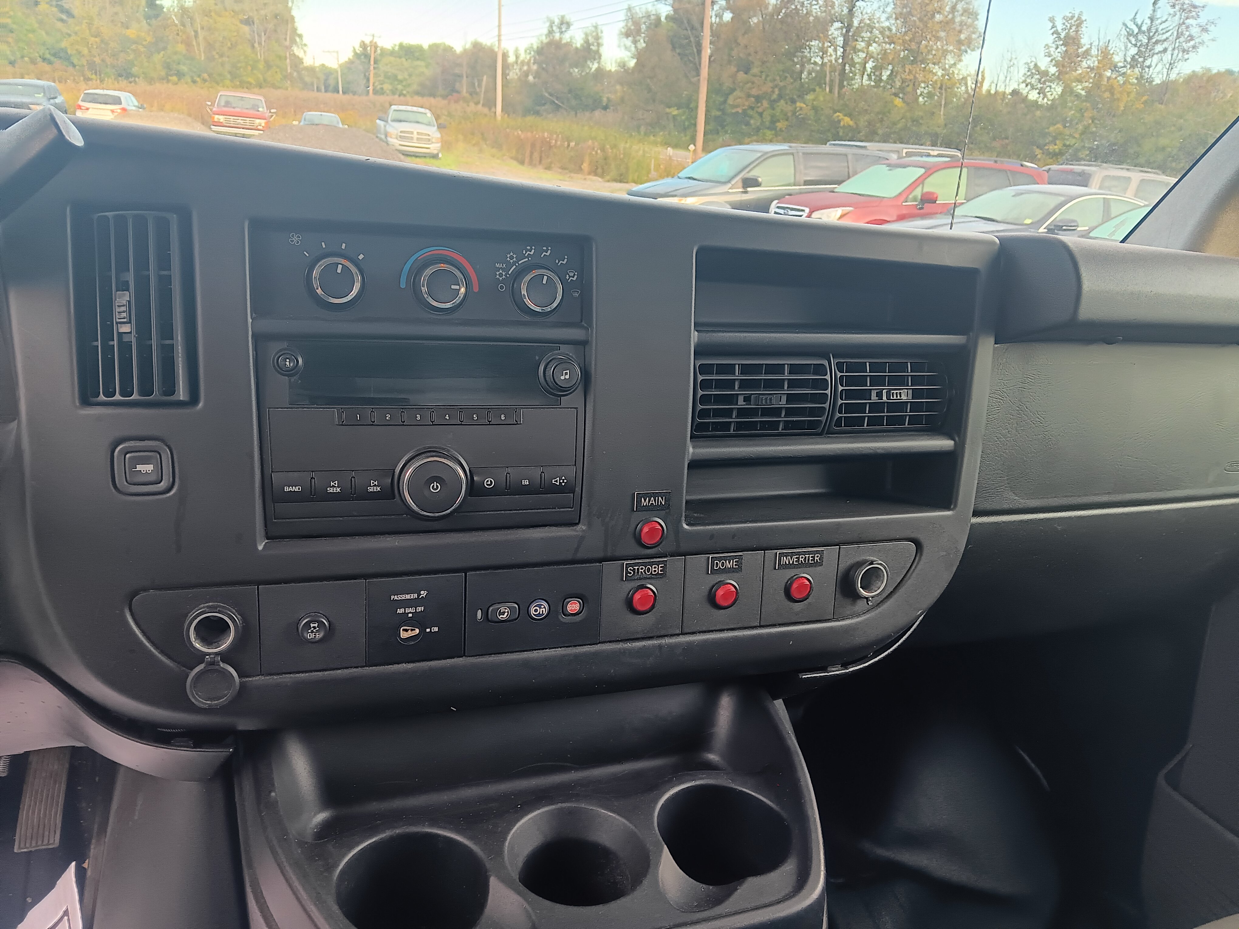 Used 2014 Chevrolet Express 2500 RWD image 11