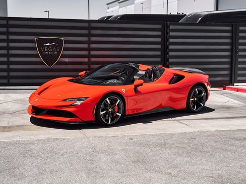 Used 2023 Ferrari SF90 Spider AWD/4WD image 5