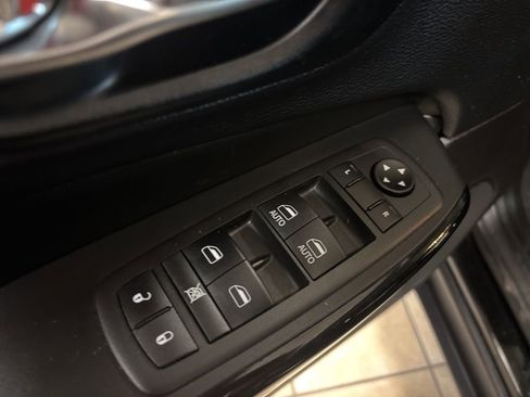 Used 2021 Jeep Cherokee Latitude Plus image 25