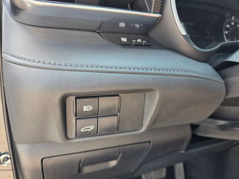 Used 2021 Toyota Highlander XSE image 25