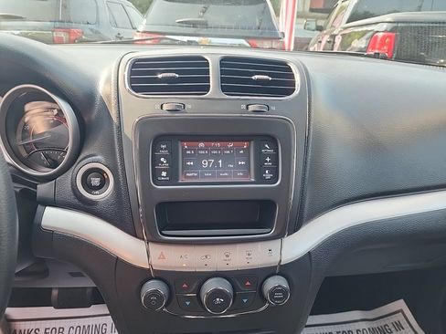 Used 2020 Dodge Journey SE FWD image 15