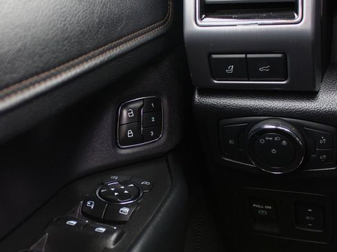 Used 2019 Ford Expedition Max Platinum image 16