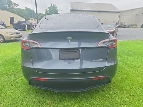 Used 2022 Tesla Model Y Performance AWD/4WD image 2