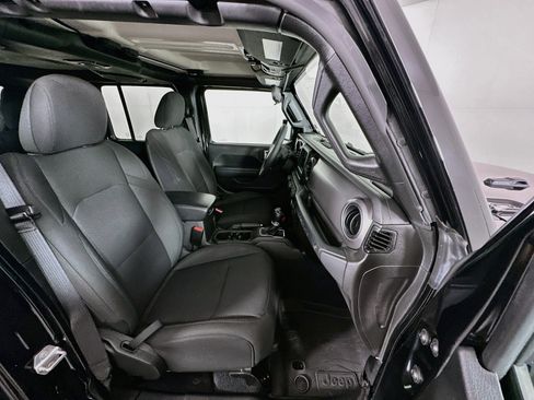 Used 2023 Jeep Wrangler Unlimited AWD/4WD image 28