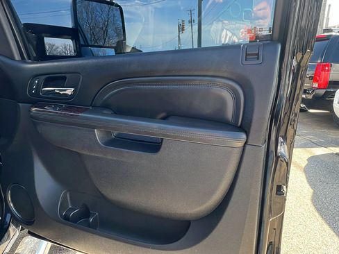 Used 2012 GMC Sierra 2500 Denali w/ Suspension Package, Off-Road RWD image 19