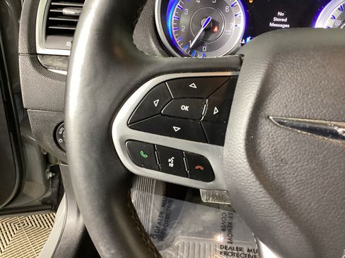 Used 2018 Chrysler 300 Limited w/ Safetytec Plus Group AWD/4WD image 19