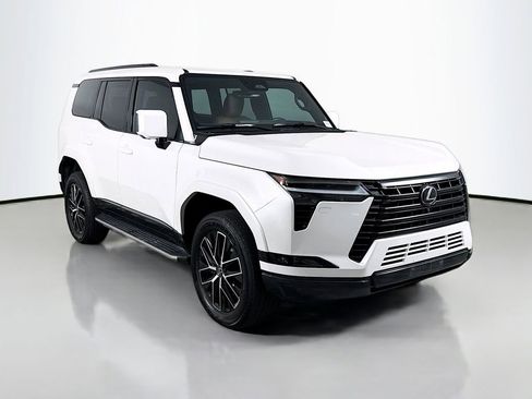 Certified 2024 Lexus GX 550 w/ Accessory Package (Z1) AWD/4WD image 3