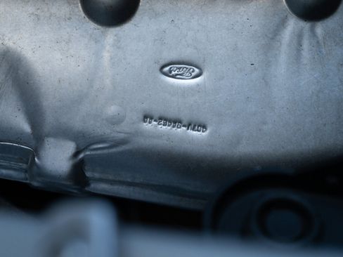 Used 2005 Ford GT RWD image 59