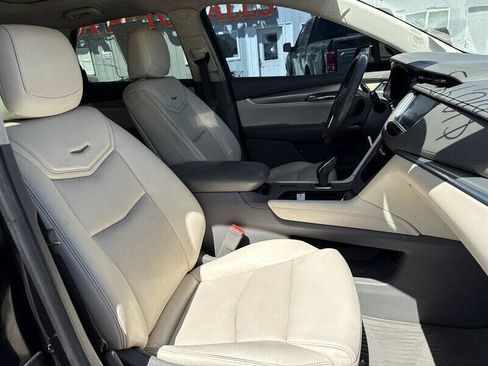 Used 2018 Cadillac XT5 Luxury w/ Driver Awareness Package FWD image 22