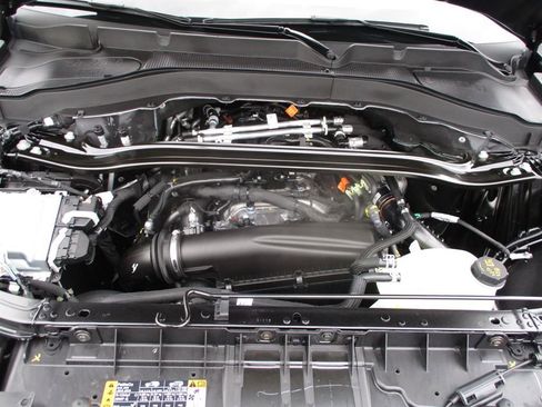 New 2026 Ford Explorer ST-Line w/ ST-Line Street Pack image 18