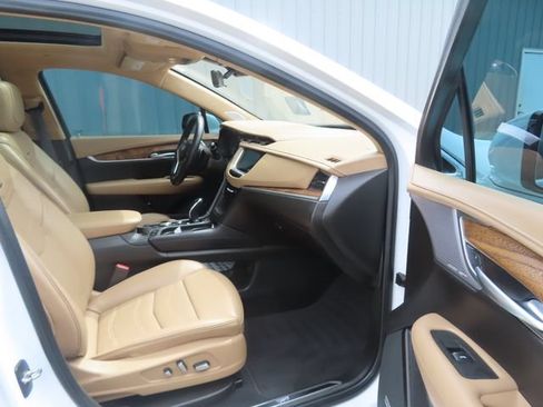 Used 2022 Cadillac XT5 Premium Luxury w/ Platinum Package AWD/4WD image 19