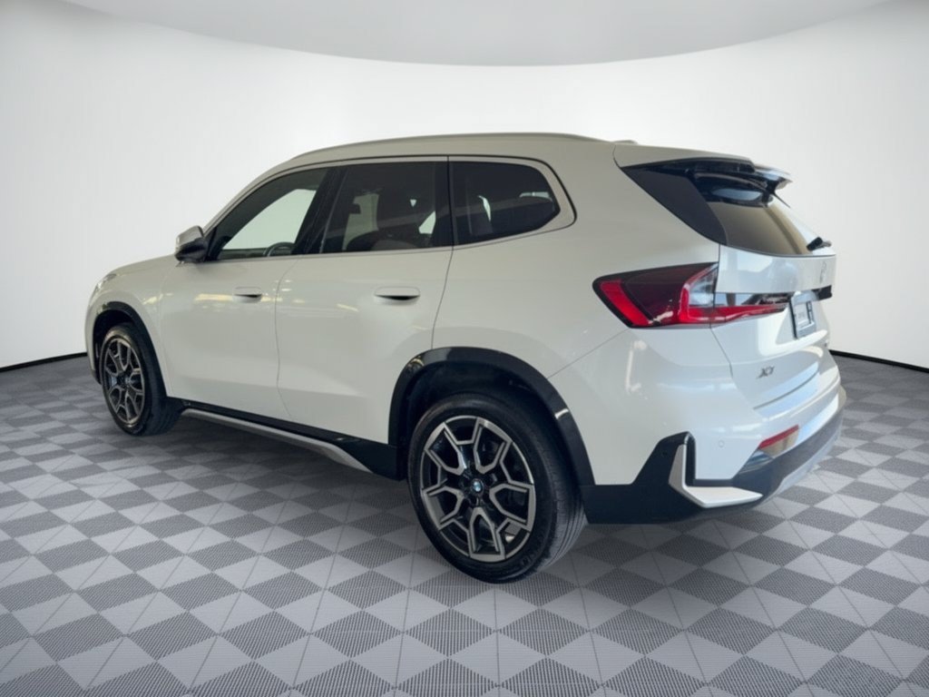 Used 2023 BMW X1 xDrive28i w/ Convenience Package AWD/4WD image 3