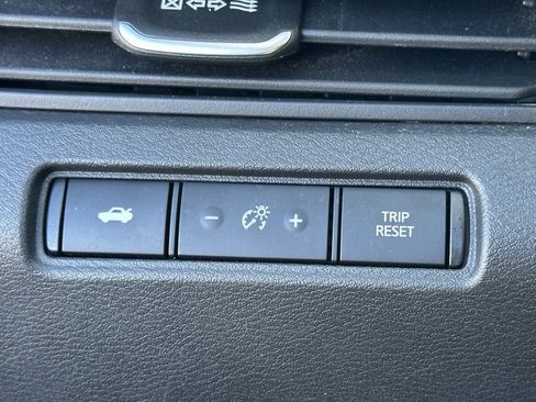 Used 2024 Nissan Altima 2.5 SV image 28