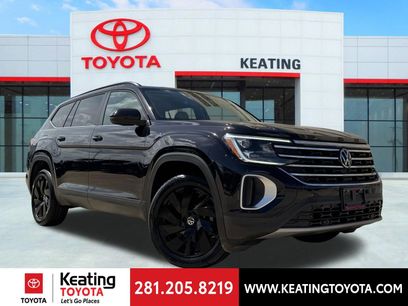 Used 2024 Volkswagen Atlas SE w/ Panoramic Sunroof Package