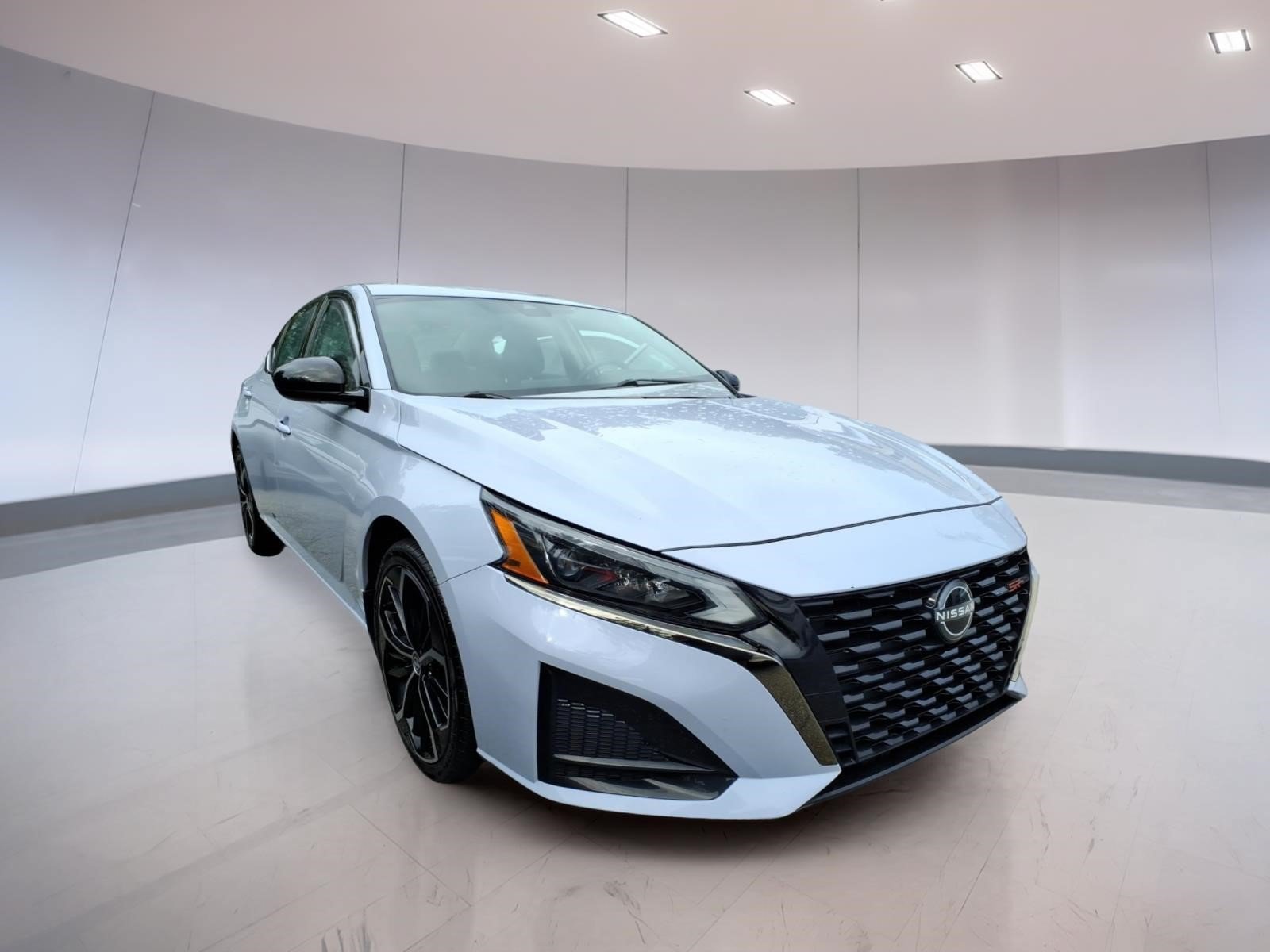 Used 2024 Nissan Altima 2.5 SR AWD/4WD image 1