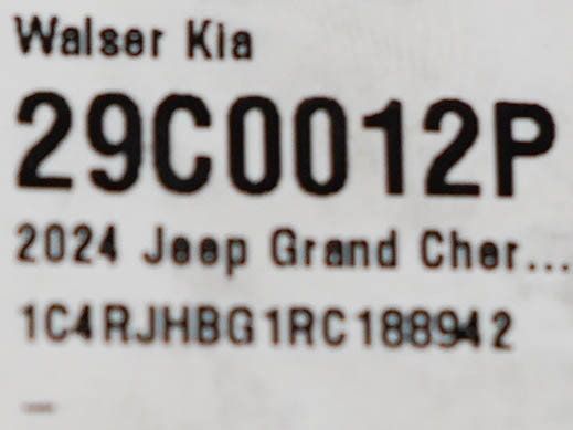 Used 2024 Jeep Grand Cherokee Limited w/ Luxury Tech Group II AWD/4WD image 28