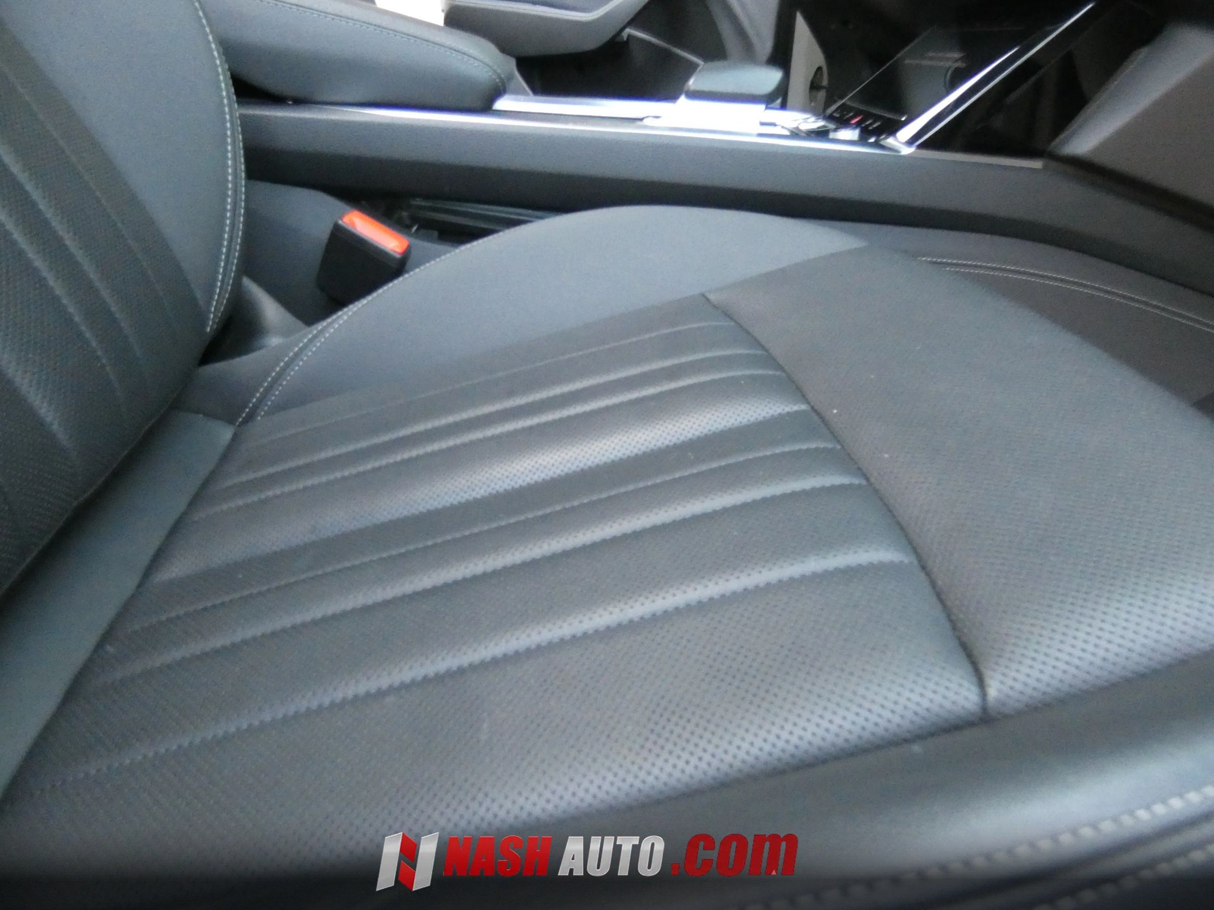 Used 2022 Audi e-tron Premium Plus w/ Premium Plus Package AWD/4WD image 31