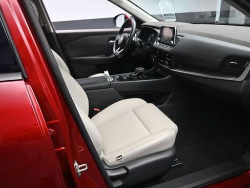 Used 2021 Nissan Rogue SV FWD image 27