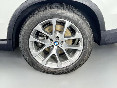Certified 2024 BMW X5 xDrive40i w/ Premium Package AWD/4WD image 33