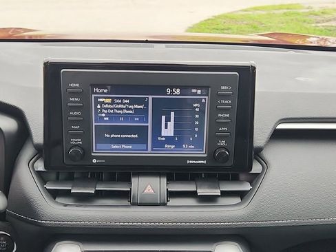 Used 2020 Toyota RAV4 XLE w/ Convenience Package FWD image 29