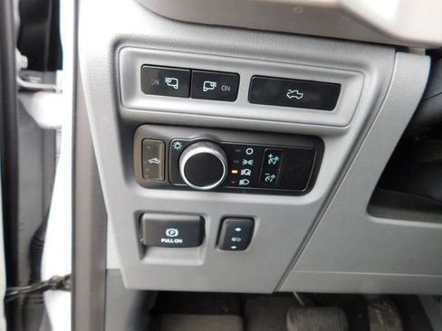 Used 2023 Ford F150 Lightning XLT image 34