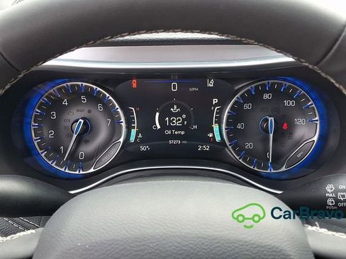 Used 2025 Chrysler Pacifica Limited FWD image 21