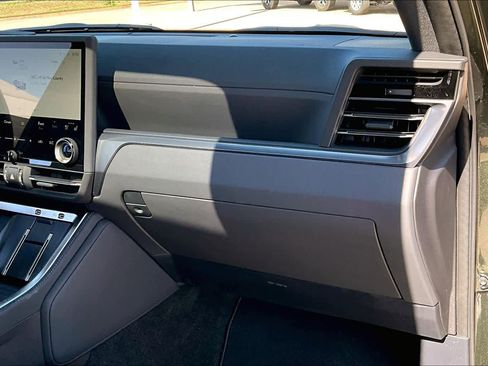 Used 2025 Lexus GX 550 w/ Accessory Package (2T) image 17