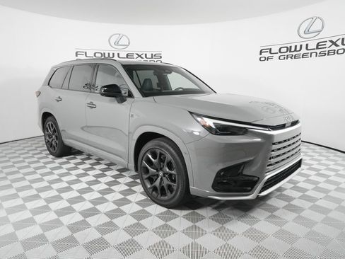 New 2026 Lexus TX 500h AWD image 3