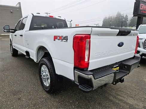 Used 2023 Ford F350 XLT w/ FX4 Off-Road Package image 3