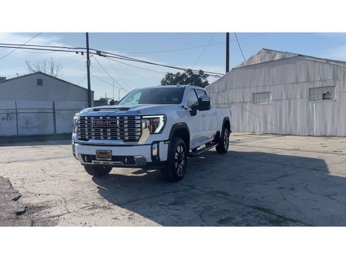 New 2026 GMC Sierra 2500 Denali w/ Denali Reserve Package AWD/4WD image 6