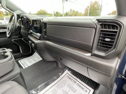 Used 2022 Chevrolet Silverado 1500 LT image 38