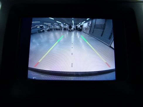 Used 2019 Jeep Cherokee Latitude Plus w/ Cold Weather Group image 10