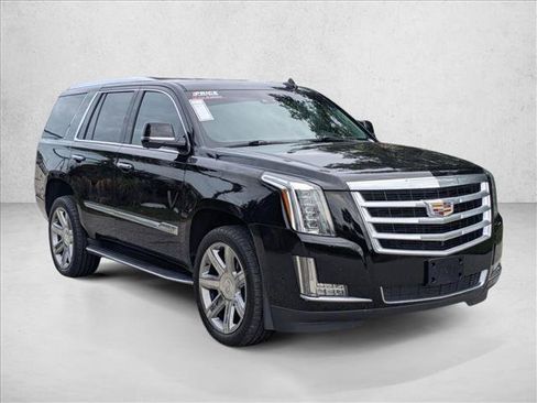 Used 2019 Cadillac Escalade Luxury AWD/4WD image 3