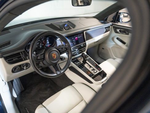 Certified 2023 Porsche Macan GTS AWD/4WD image 4