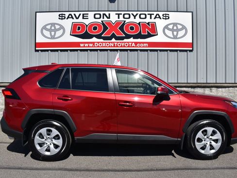 Used 2025 Toyota RAV4 LE image 8