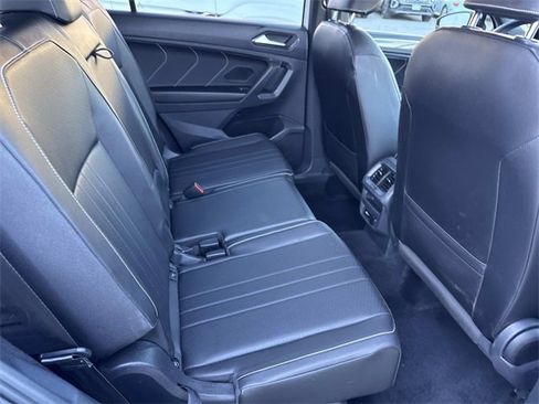 Certified 2022 Volkswagen Tiguan SE R-Line image 6