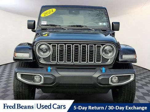 Used 2024 Jeep Wrangler Unlimited Sahara image 2