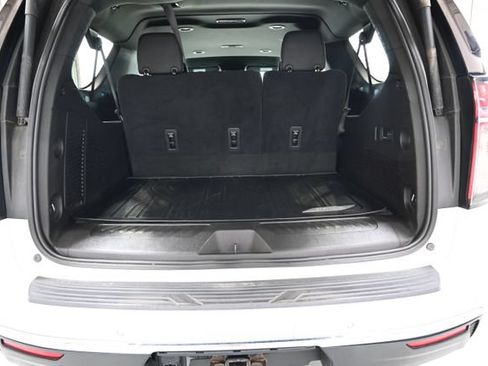 Used 2021 Chevrolet Suburban LT w/ Luxury Package AWD/4WD image 28