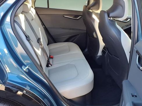 Used 2024 Kia Niro EX Touring image 17