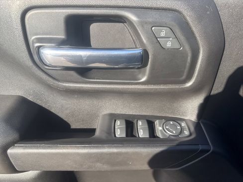 Used 2019 Chevrolet Silverado 1500 Custom w/ Infotainment Package image 12